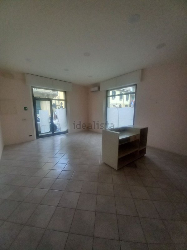 locale di sgombero in affitto a Montecatini-Terme