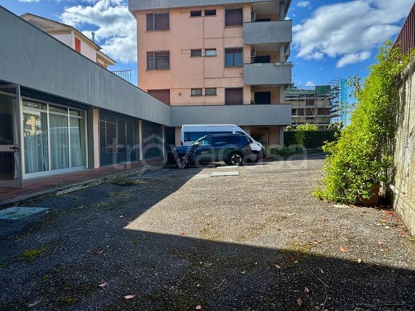 negozio in affitto a Montecatini-Terme in zona Vico