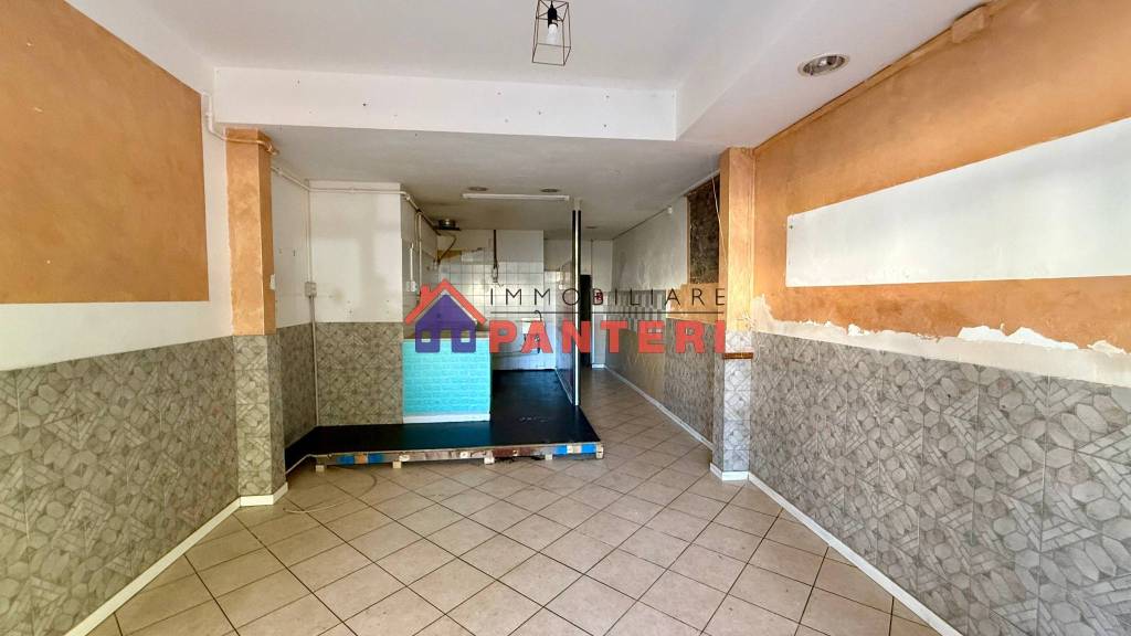 negozio in affitto a Pescia