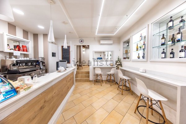 negozio in affitto a Pescia