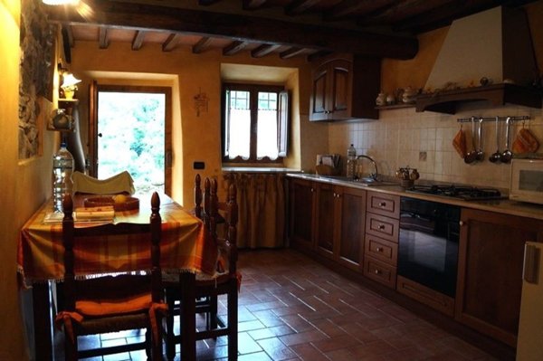 appartamento in affitto a Pescia in zona Pietrabuona