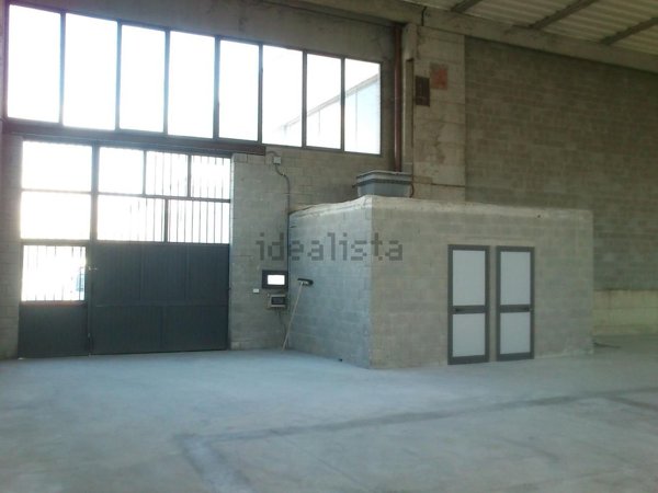 capannone in affitto a Pescia