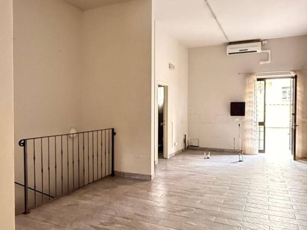negozio in affitto a Pescia