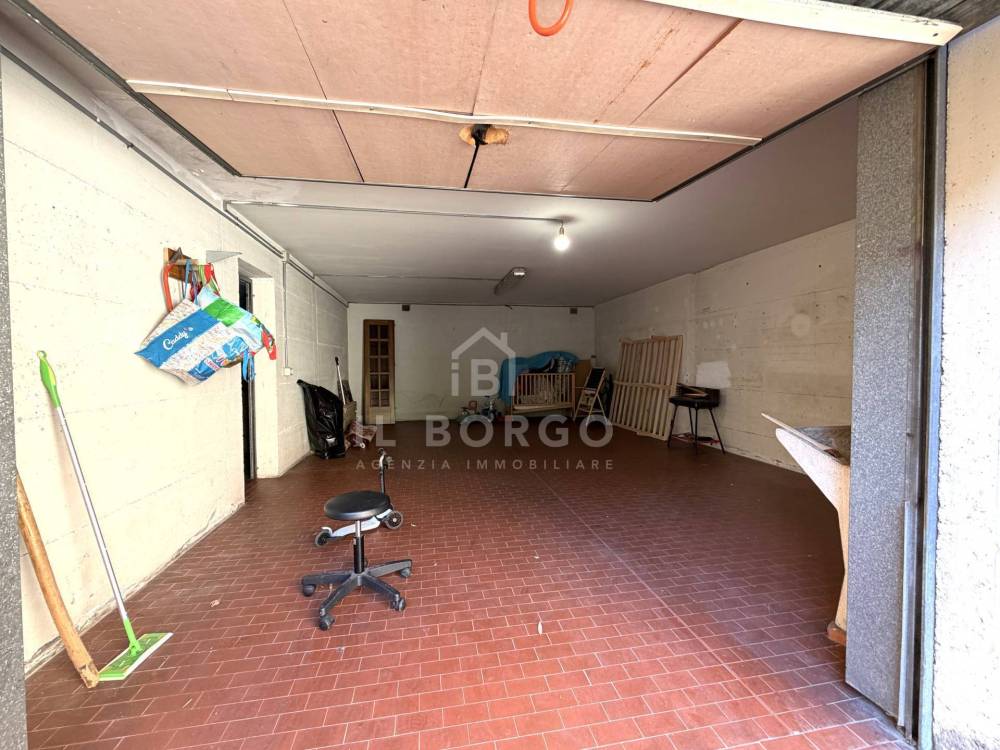 locale di sgombero in affitto a Pescia in zona Castellare