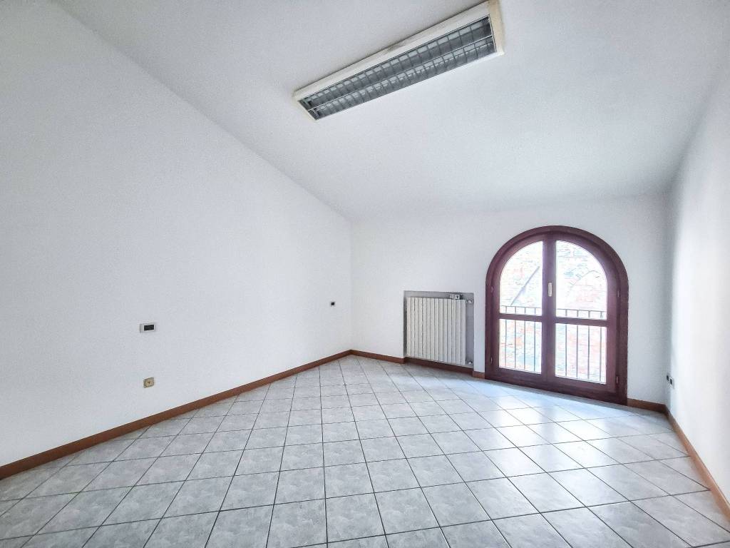 appartamento in affitto a Pescia