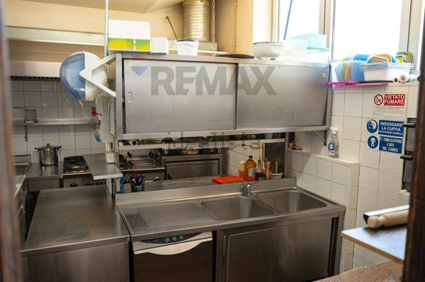 locale commerciale in affitto a Pieve a Nievole in zona Poggetto