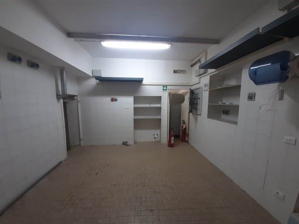 negozio in affitto a Pistoia in zona Centro Città