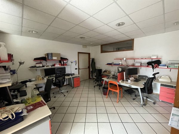 ufficio in affitto a Pistoia in zona Stadio