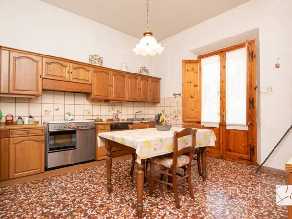 casa indipendente in affitto a Pistoia