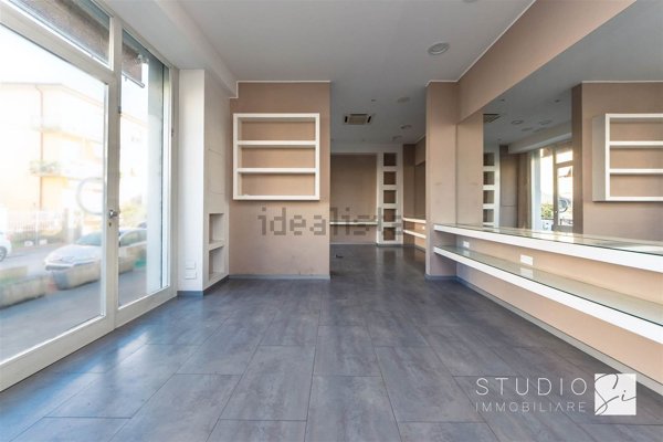 locale commerciale in affitto a Pistoia