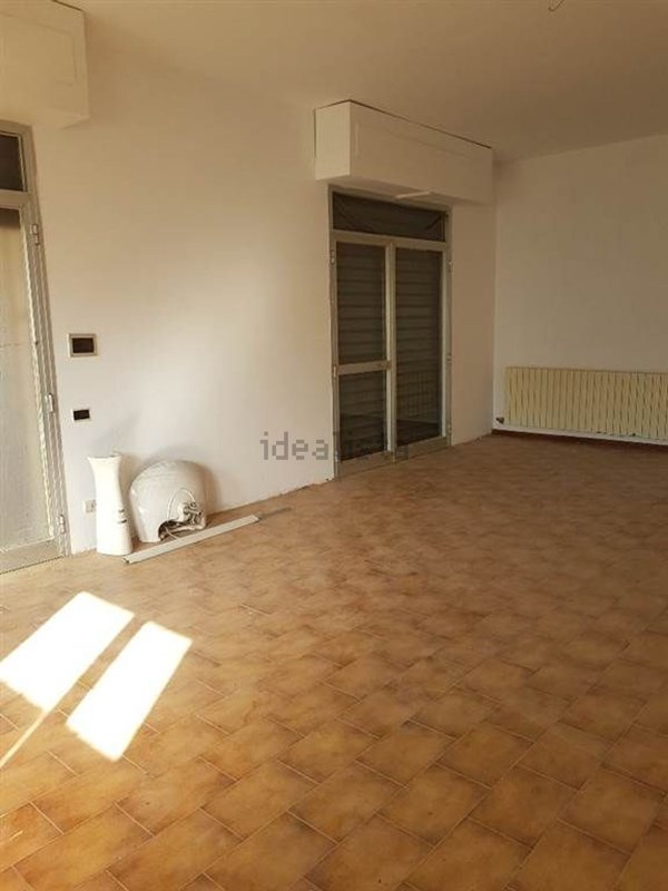 locale di sgombero in affitto a Pistoia