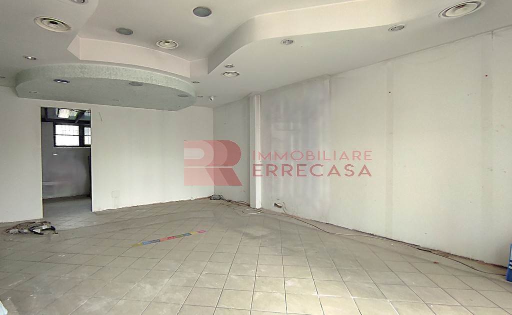 negozio in affitto a Pistoia