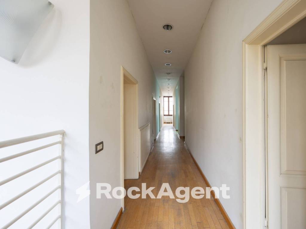 negozio in affitto a Pistoia in zona Centro Città