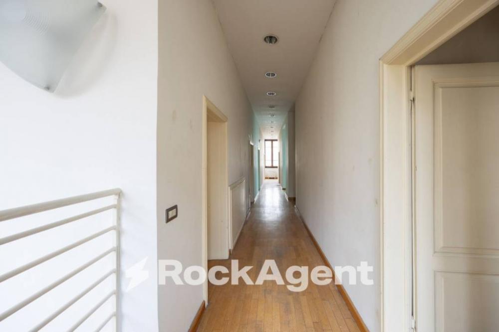 negozio in affitto a Pistoia in zona Centro Città