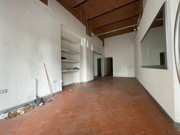 negozio in affitto a Pistoia in zona Centro Città