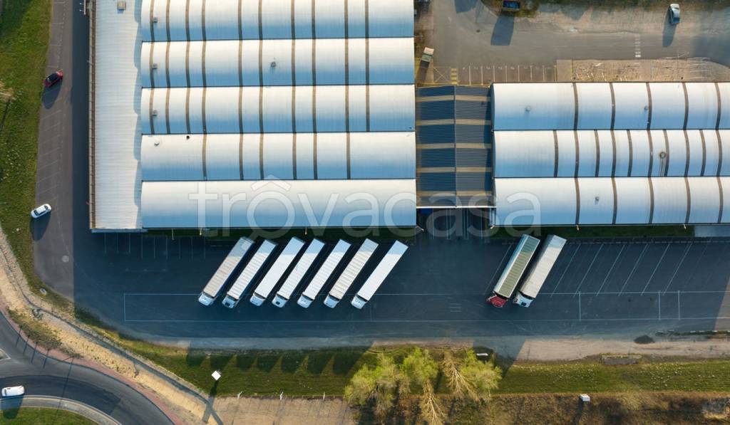 locale commerciale in affitto a Pistoia in zona Bottegone