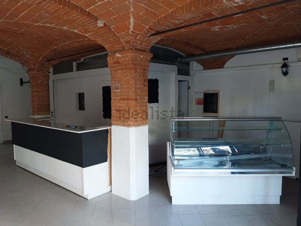 negozio in affitto a Pistoia