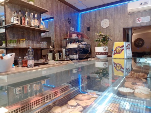 negozio in affitto a Pistoia