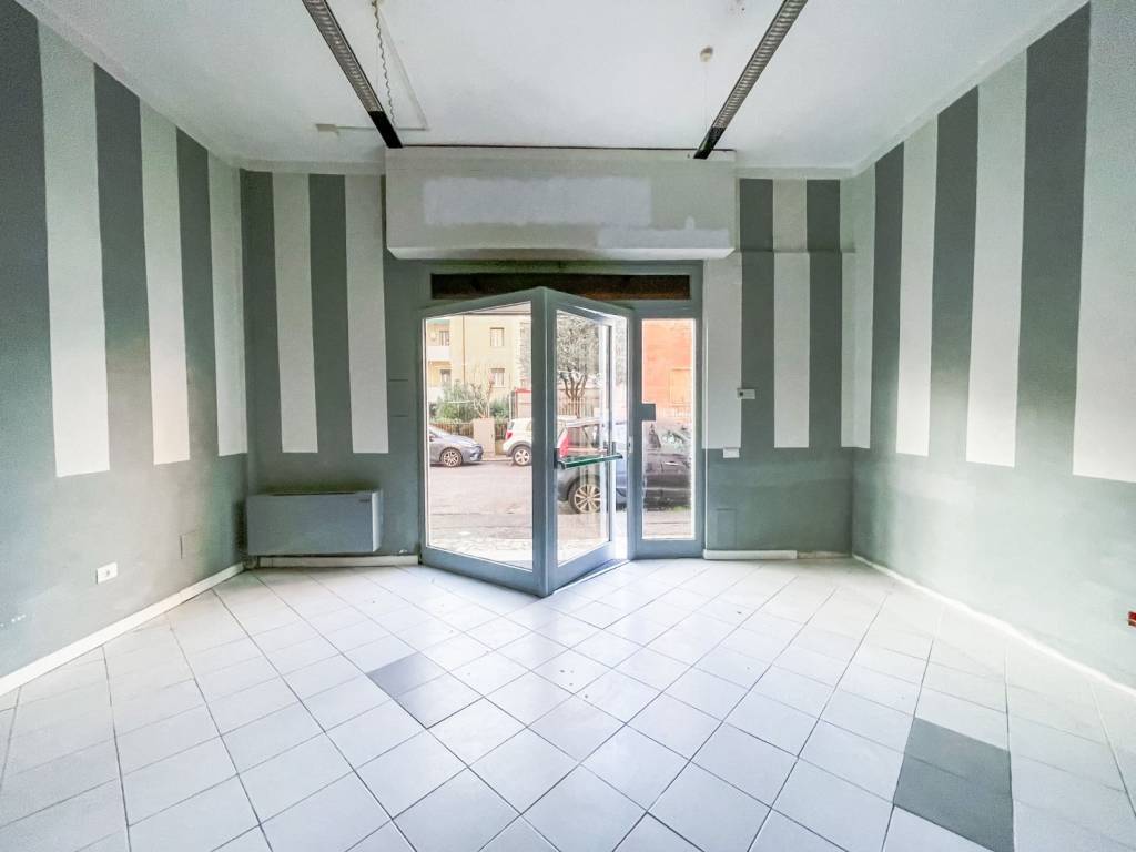 negozio in affitto a Pistoia