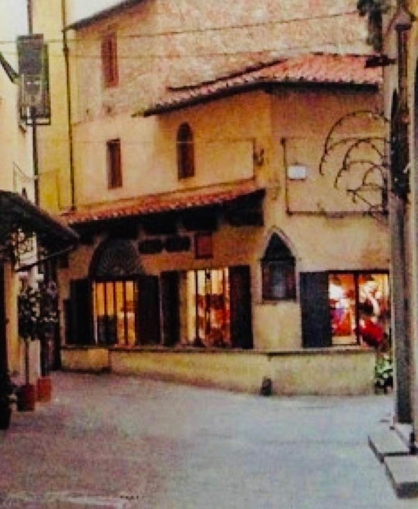 negozio in affitto a Pistoia in zona Centro Città