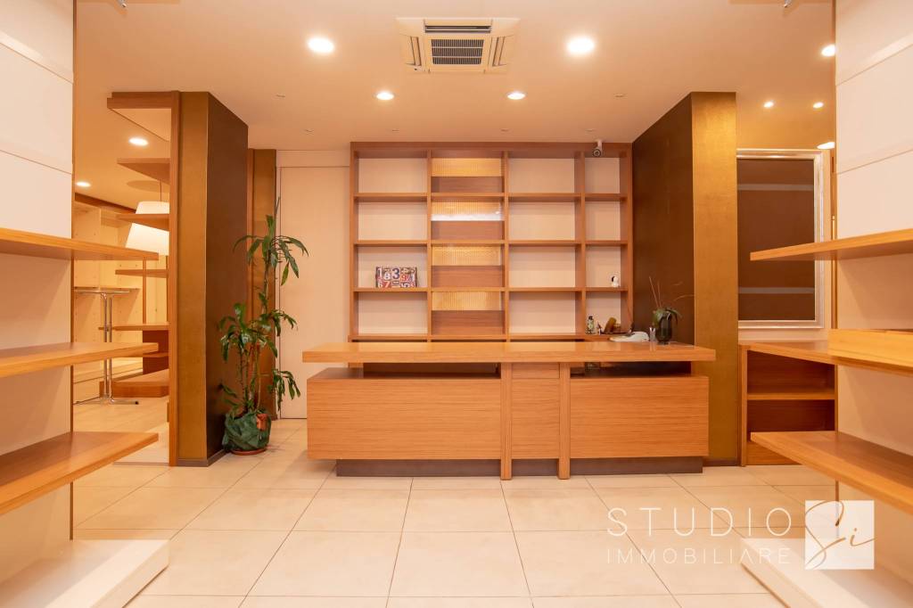 negozio in affitto a Pistoia in zona Centro Città