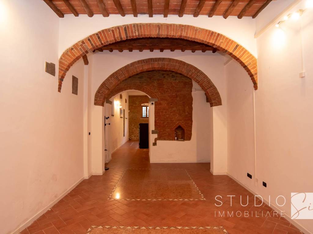 negozio in affitto a Pistoia in zona Centro Città