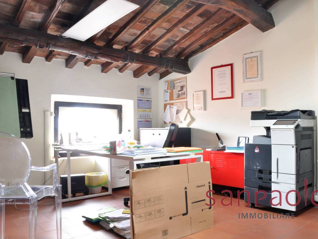 ufficio in affitto a Pistoia in zona Centro Città