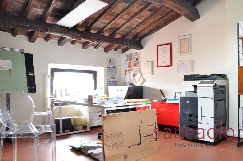 ufficio in affitto a Pistoia in zona Centro Città