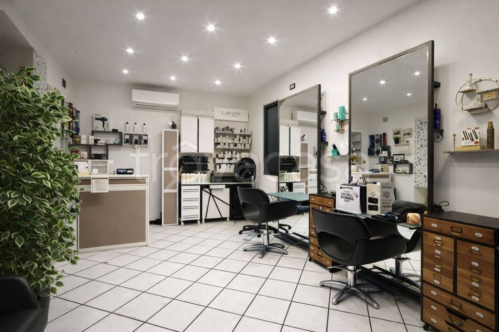 negozio in affitto a Pistoia in zona Centro Città