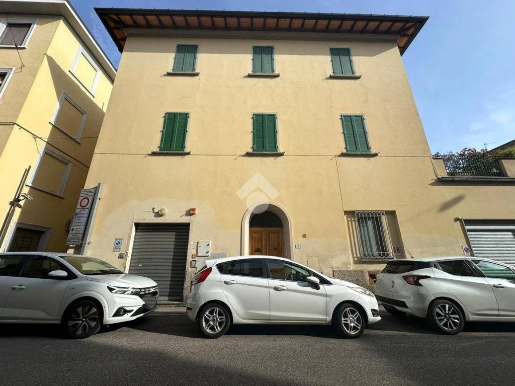 locale commerciale in affitto a Pistoia