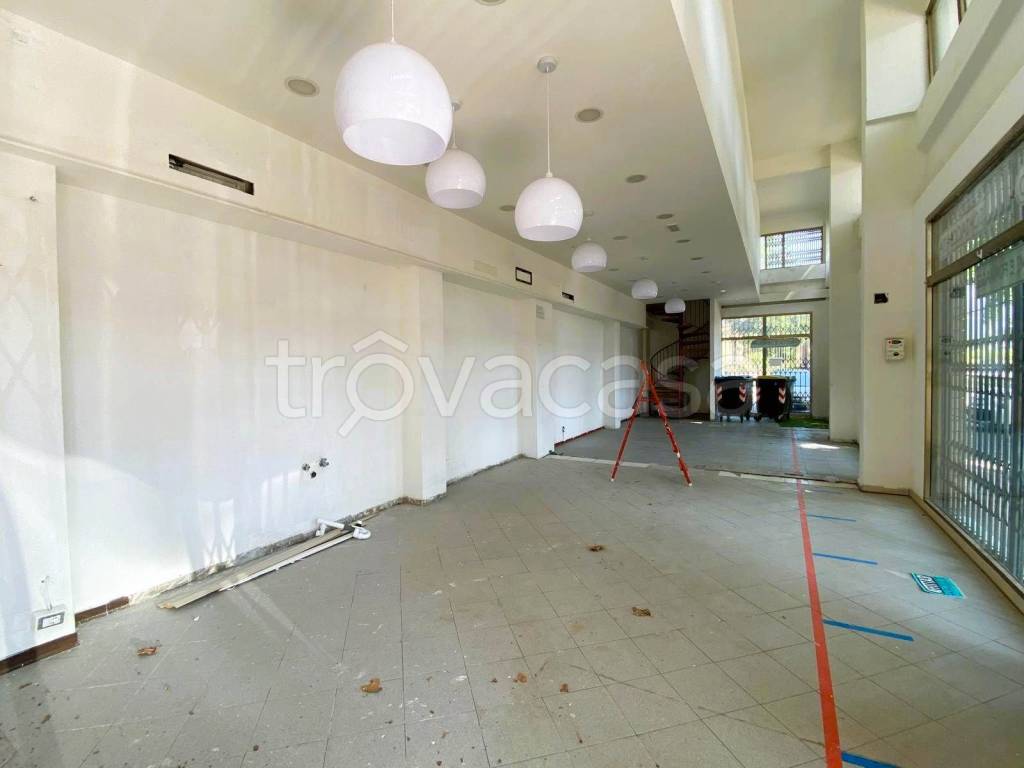 negozio in affitto a Pistoia