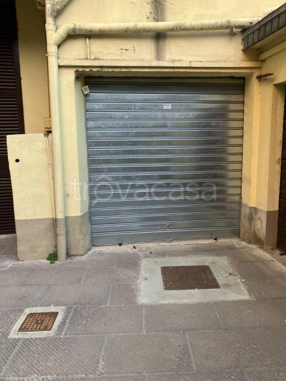 locale di sgombero in affitto a Pistoia in zona Stadio