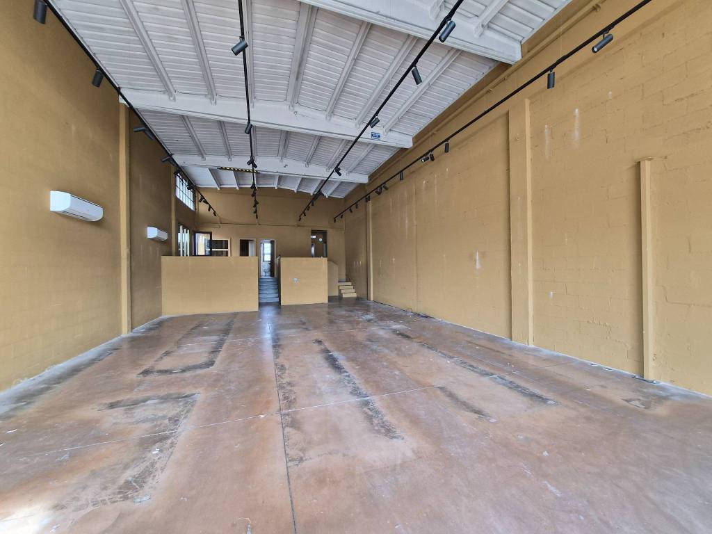 negozio in affitto a Pistoia