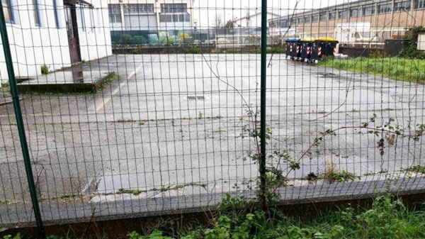 locale commerciale in affitto a Pistoia