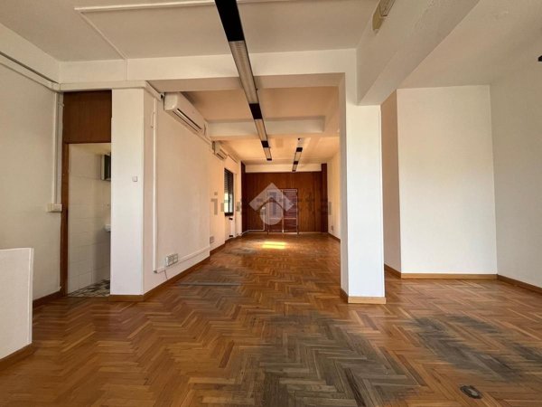 negozio in affitto a Pistoia