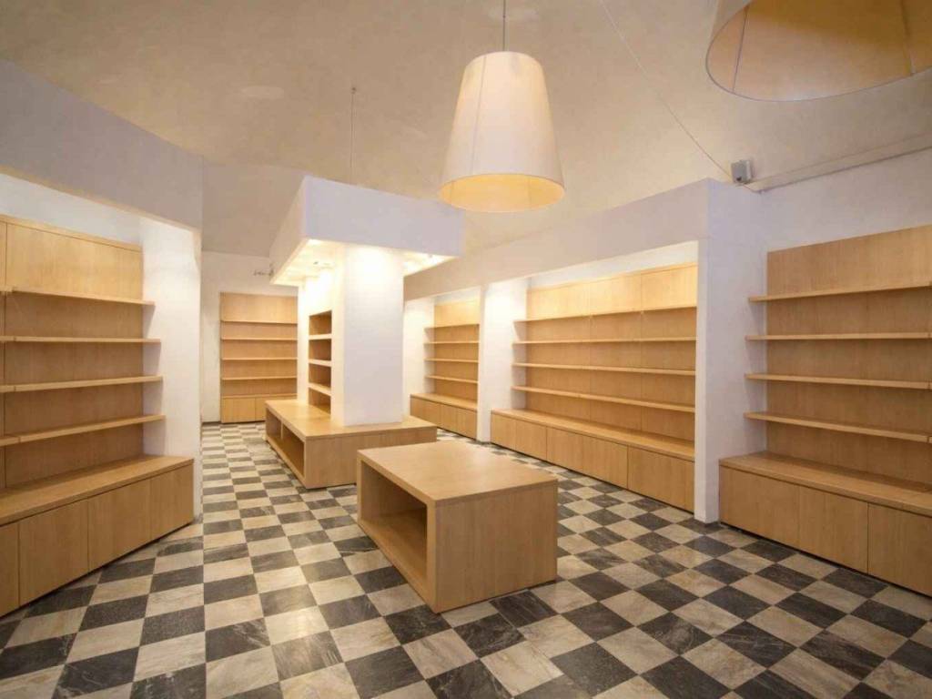 negozio in affitto a Pistoia in zona Centro Città