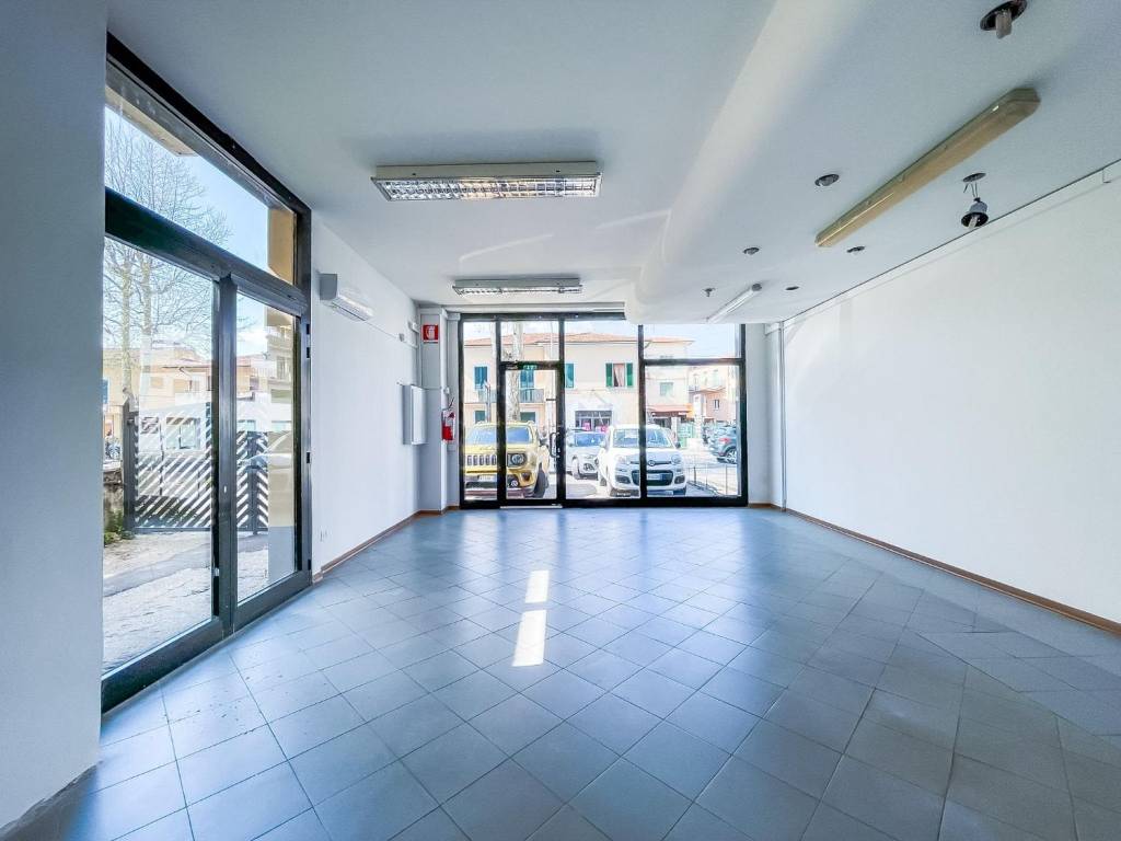 negozio in affitto a Pistoia