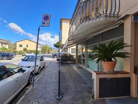negozio in affitto a Pistoia