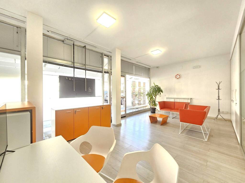 negozio in affitto a Pistoia