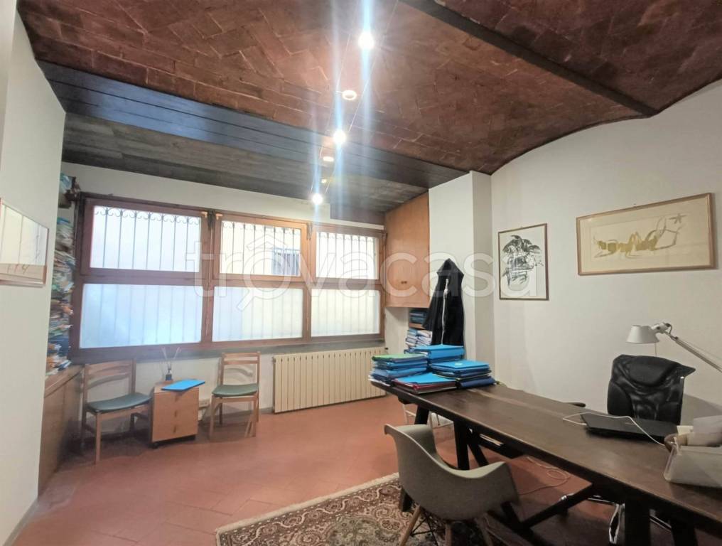ufficio in affitto a Pistoia in zona Centro Città