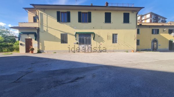 ufficio in affitto a Pistoia in zona Stadio