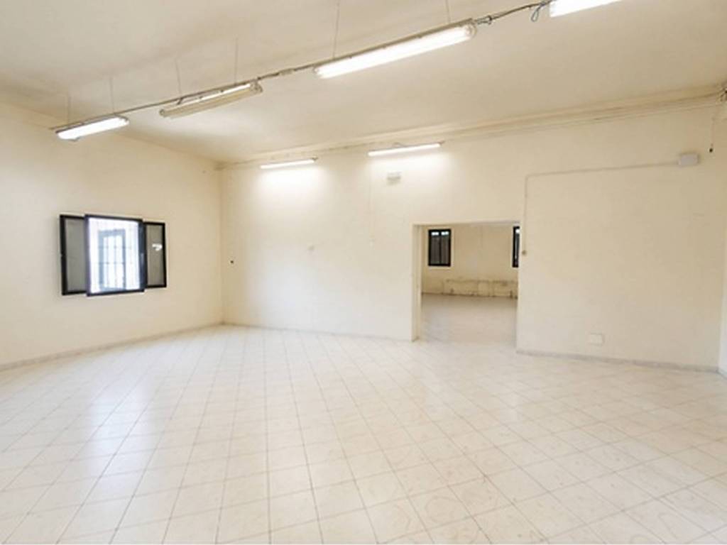 locale commerciale in affitto a Pistoia in zona Bottegone
