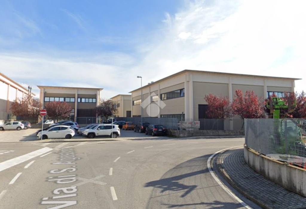 locale commerciale in affitto a Pistoia