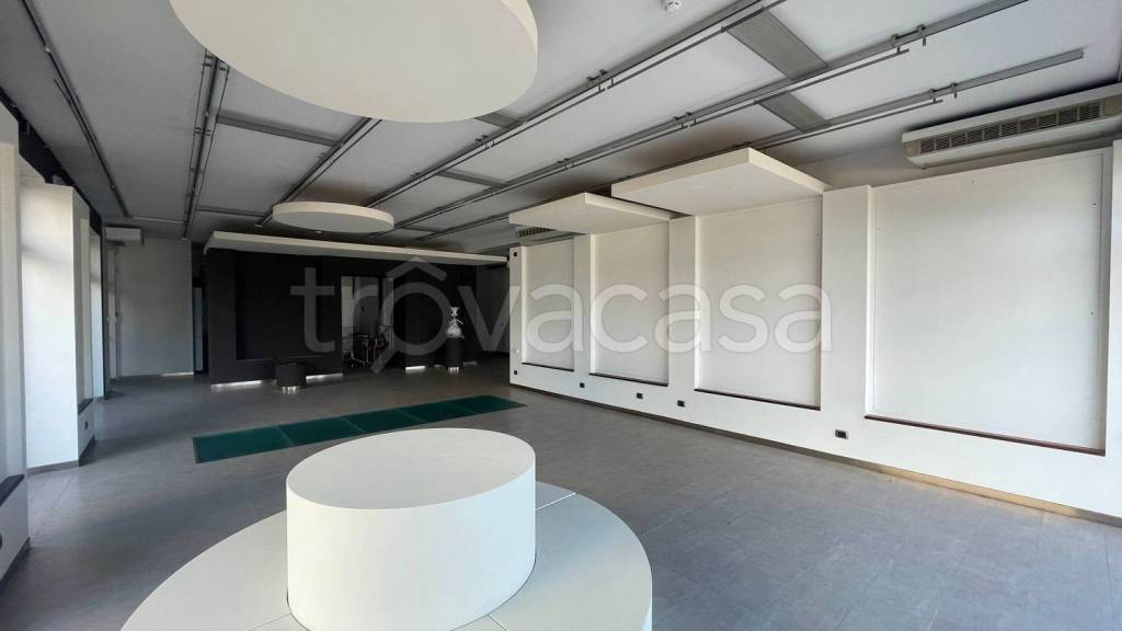 locale commerciale in affitto a Ponte Buggianese