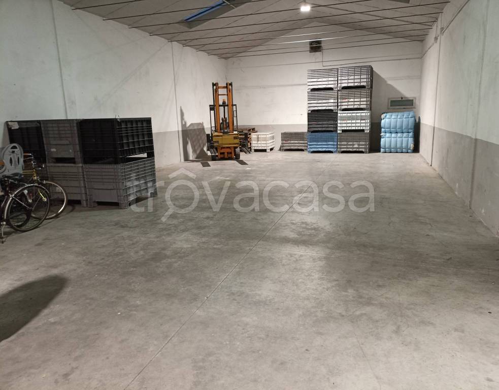 locale commerciale in affitto a Quarrata
