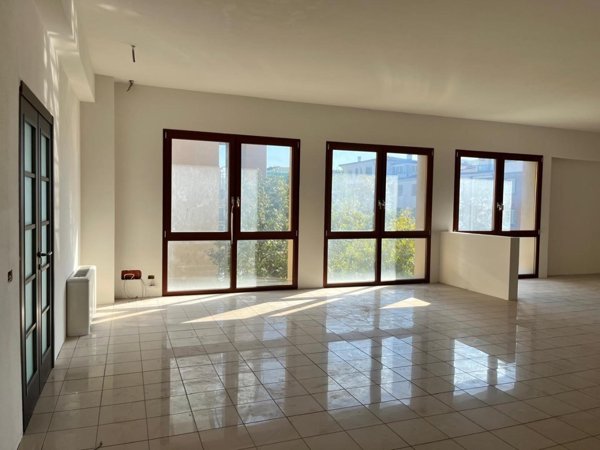 locale commerciale in affitto a Quarrata