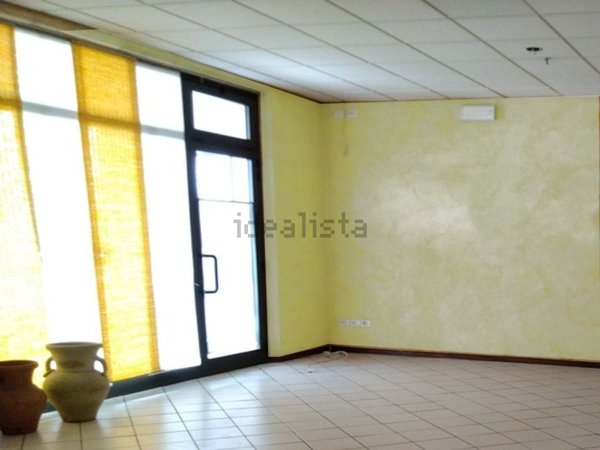 locale commerciale in affitto a Quarrata