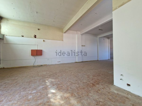 negozio in affitto a Quarrata