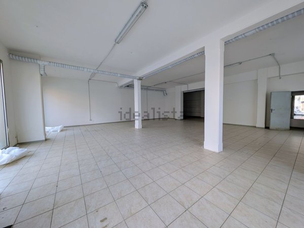 locale commerciale in affitto a Quarrata
