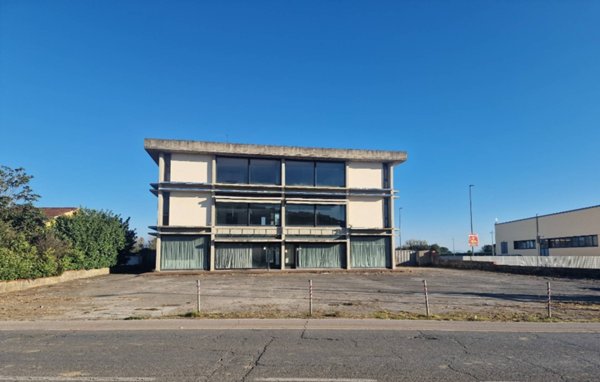 locale commerciale in affitto a Quarrata